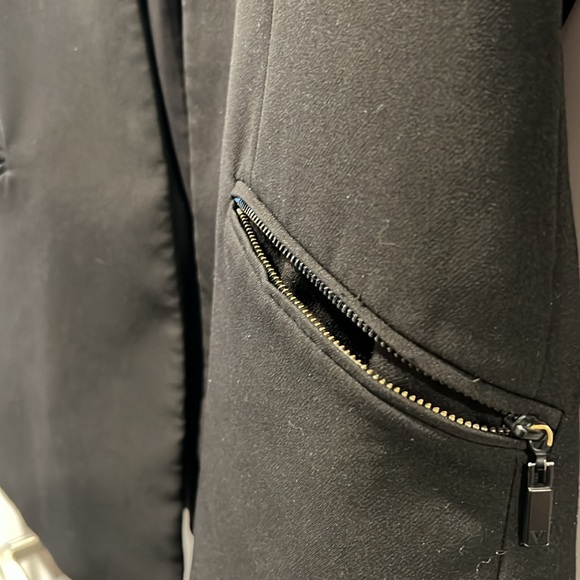 Loose Fit Black Blazer - Picture 6 of 10